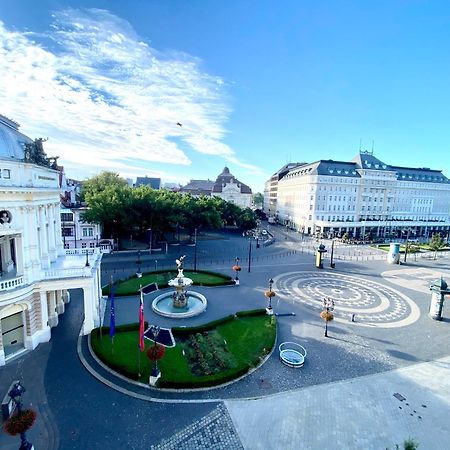 Modern Apartment In Historic City Center Old Town Bratislava Buitenkant foto