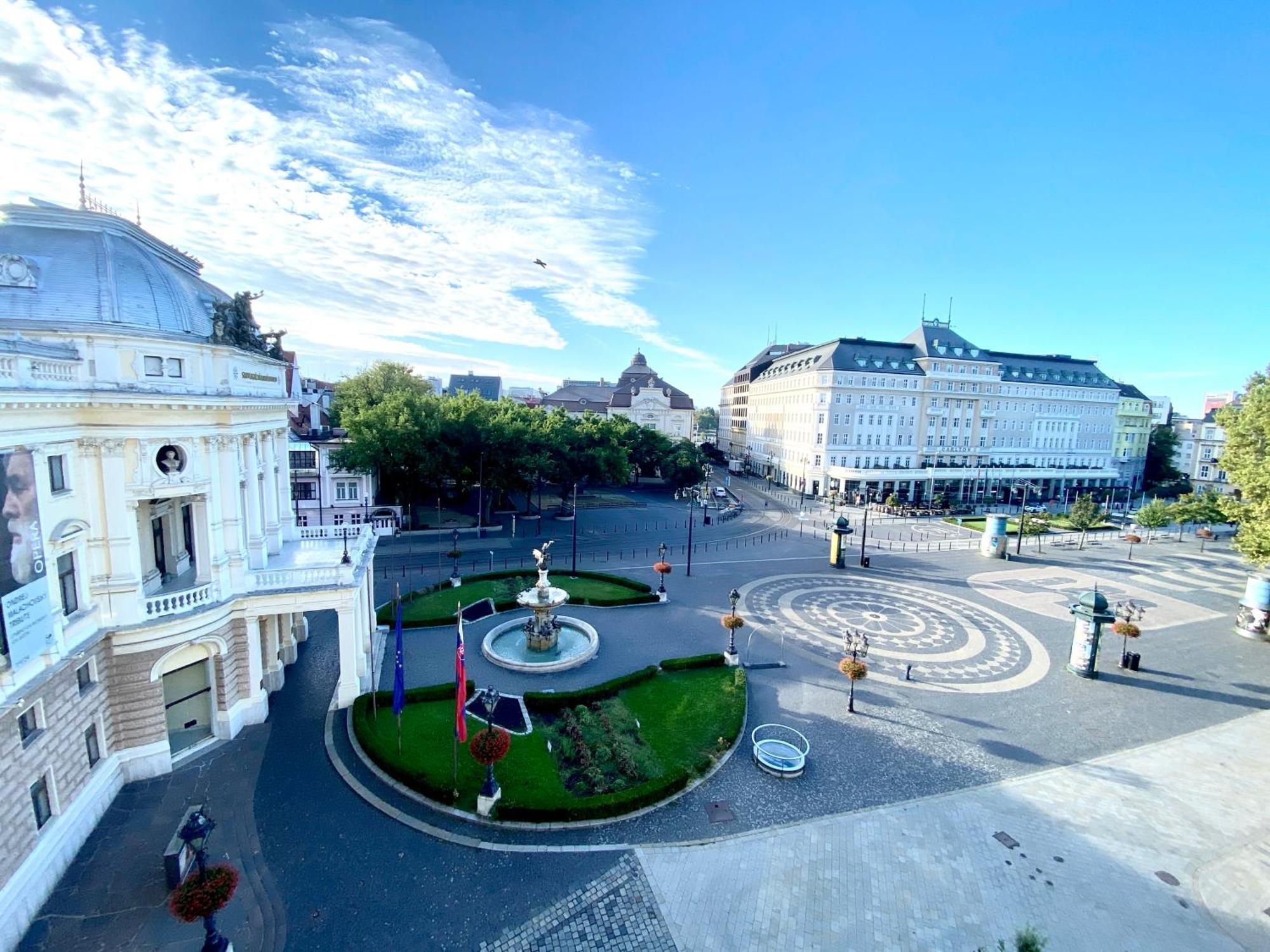 Modern Apartment In Historic City Center Old Town Bratislava Buitenkant foto