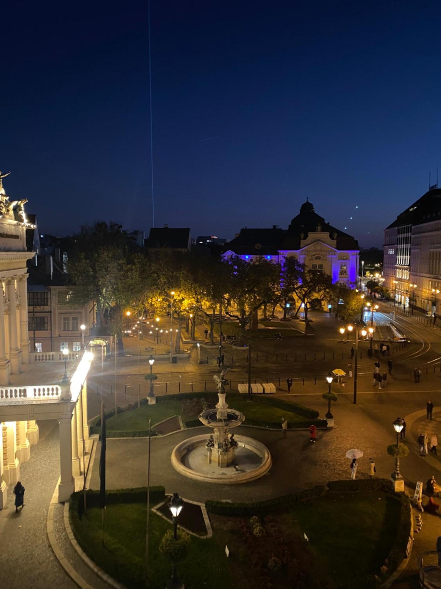 Modern Apartment In Historic City Center Old Town Bratislava Buitenkant foto